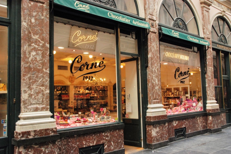 chocolaterie-TOURNEFORT-min_chocolate_chocolaterie_shop_luxury_chic_gallery_brussels_belgium-558146